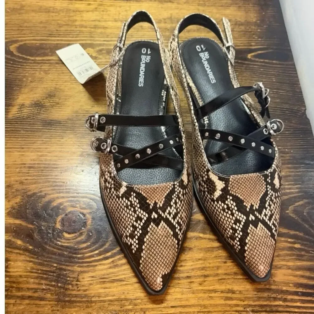 Time And Tru Snakeskin Pointed Toe Flats Size 10‎